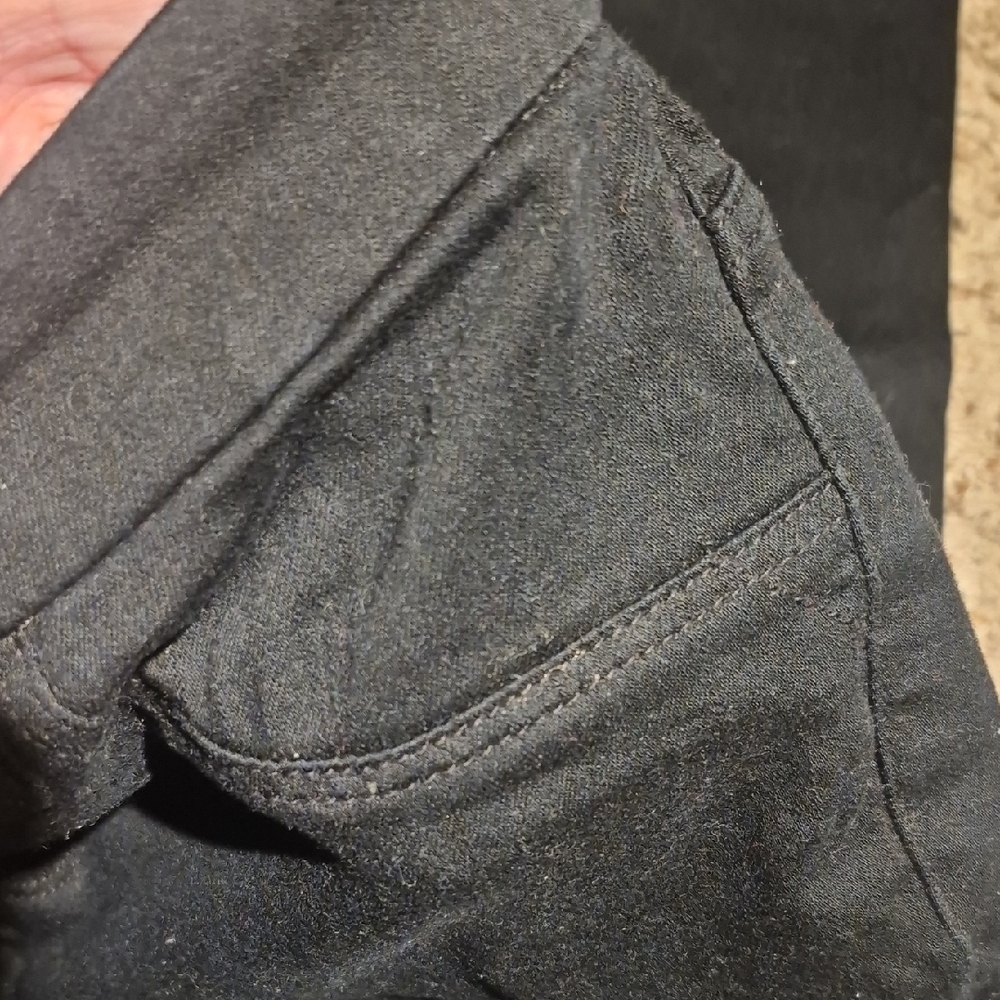 Chico's Classic Black Capri Pants Size 0.5 - Picture 3 of 6